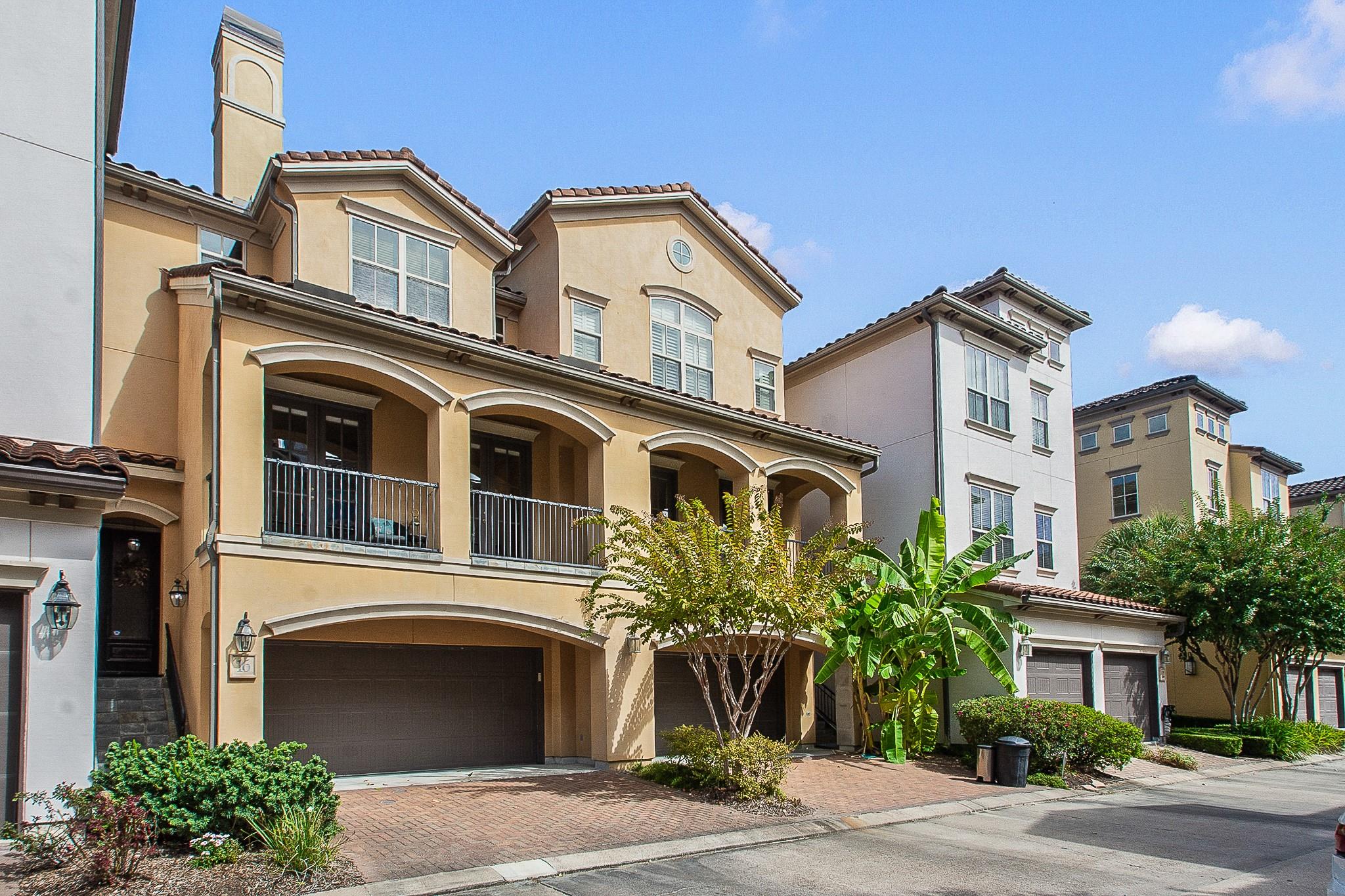 16 Laurelwood Drive