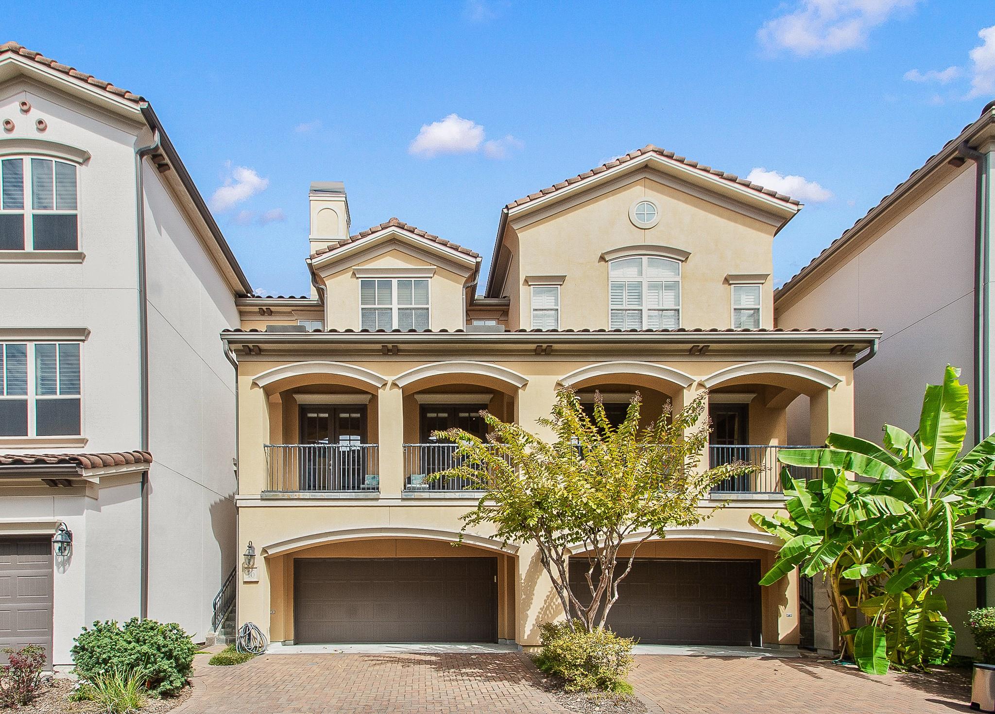 16 Laurelwood Drive