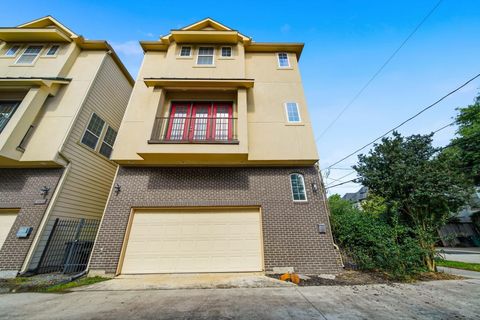 Photo of 5525 Petty Street #A, Houston, TX 77007 (MLS # 23866082)