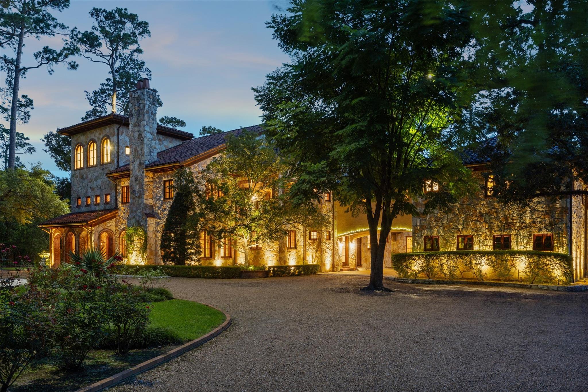 603 W Friar Tuck Lane