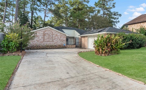 Homes For Sale - 7518 Pin Oak Drive<br/> Humble, TX 77396