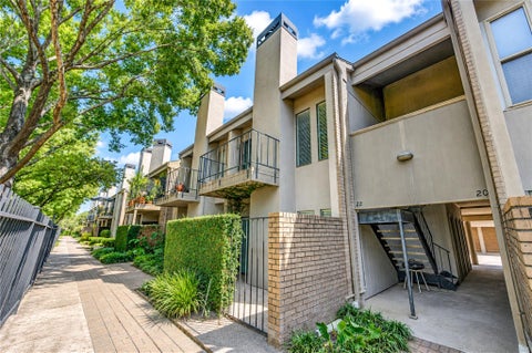 Photo of 10811 Richmond Avenue #22, Houston, TX 77042 (MLS # 98228740)