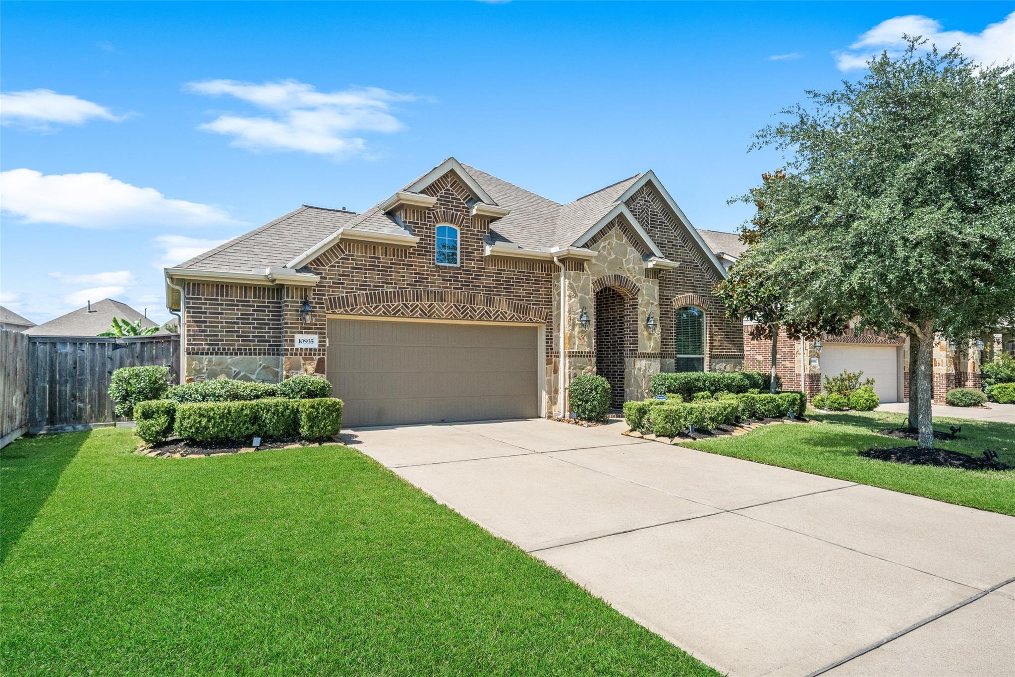 10935 Sarah Bluff Lane