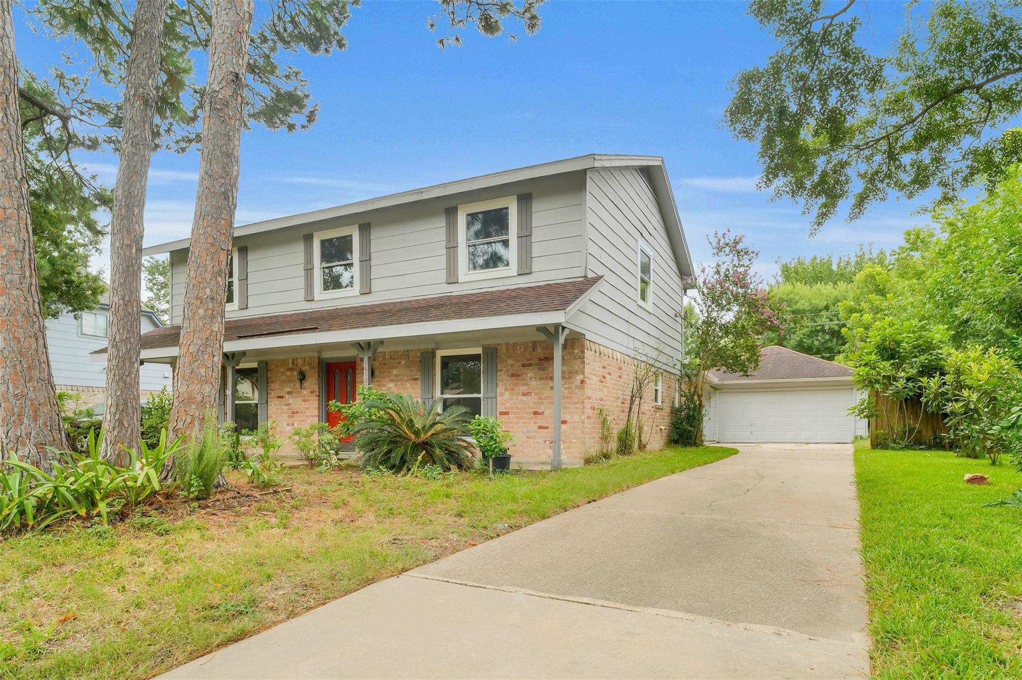 16121 Lakeview Drive