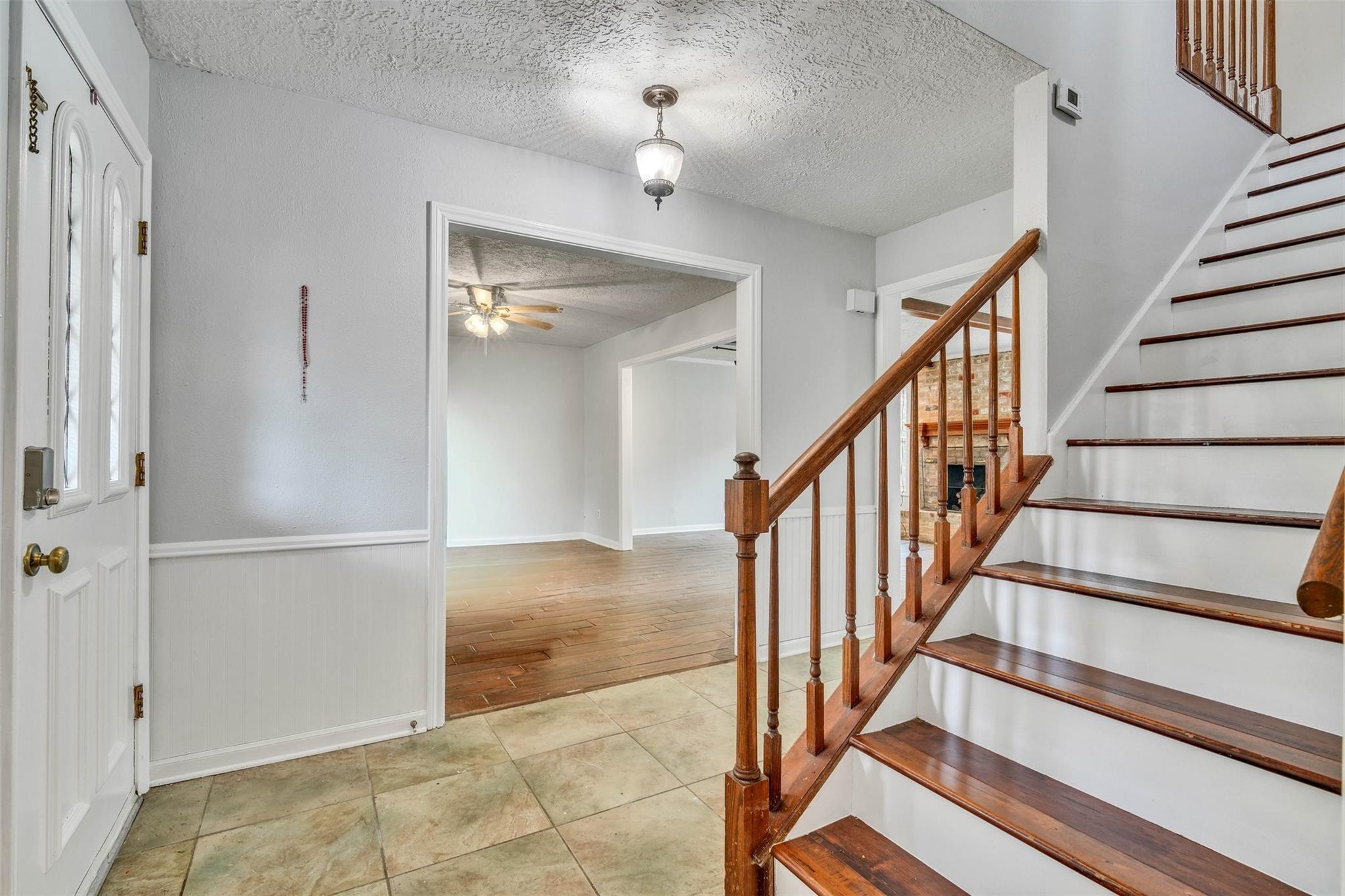 16121 Lakeview Drive