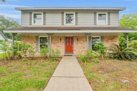 Photo of 16121 Lakeview Drive, Jersey Village, TX 77040 (MLS # 41632536)