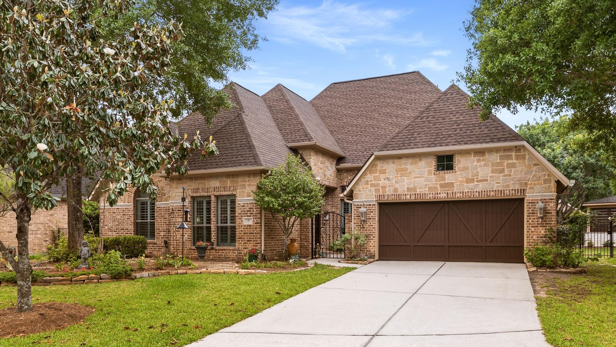 99 N Mews Wood Court