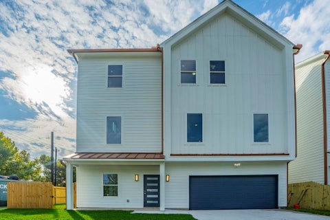 Photo of 2205 Mary Street, Houston, TX 77026 (MLS # 71446956)