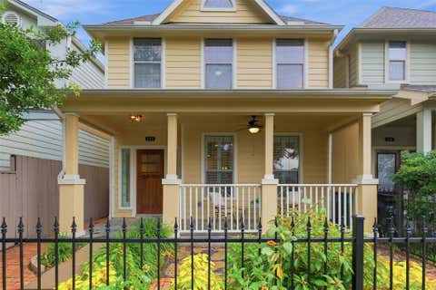 Photo of 233 W 26th Street, Houston, TX 77008 (MLS # 10942993)