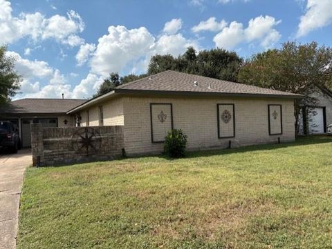 Photo of 9431 Claridge Drive, Houston, TX 77031 (MLS # 97821566)