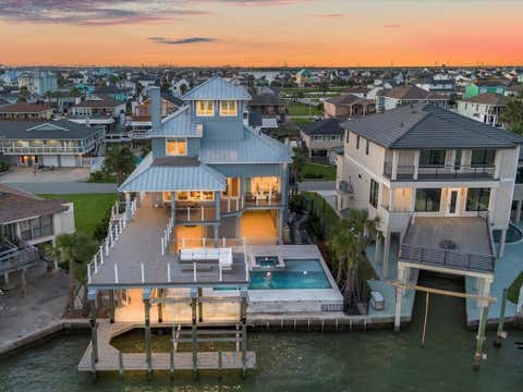Tiny photo for 1311 Oahu Drive, Tiki Island, TX 77554 (MLS # 13559171)