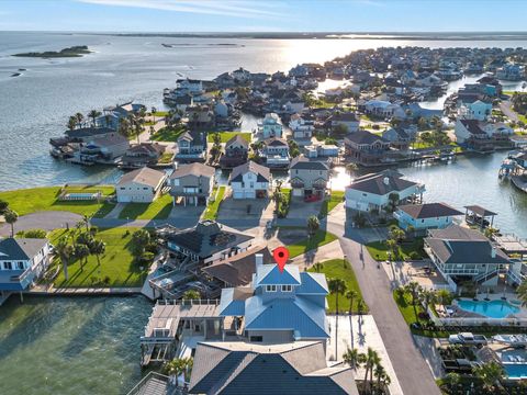 Tiny photo for 1311 Oahu Drive, Tiki Island, TX 77554 (MLS # 13559171)