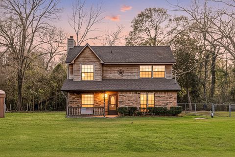 Homes For Sale - 236 Pine Ridge Drive<br/> Cleveland, TX 77327