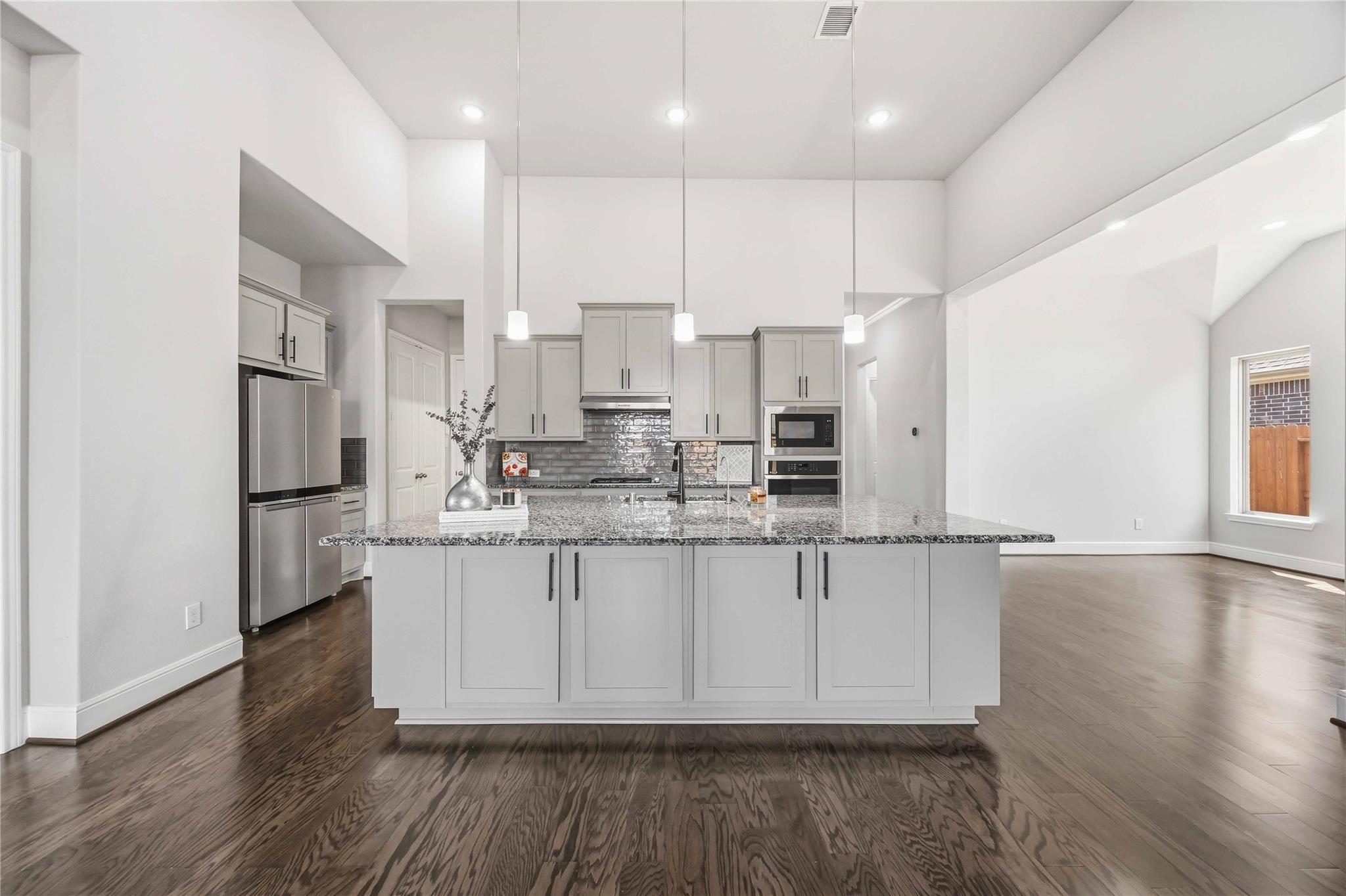 11823 Creekside Shore Circle