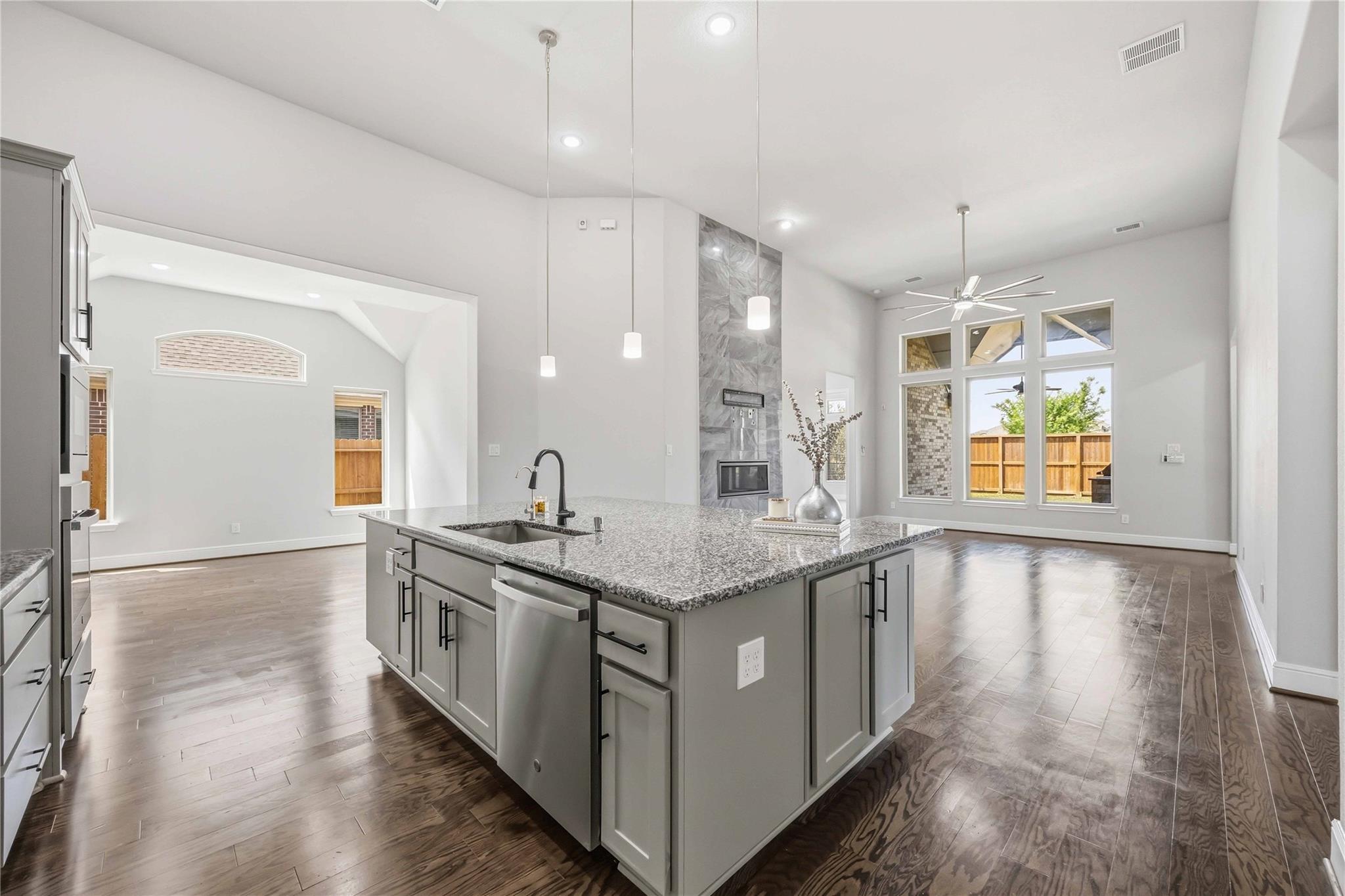 11823 Creekside Shore Circle