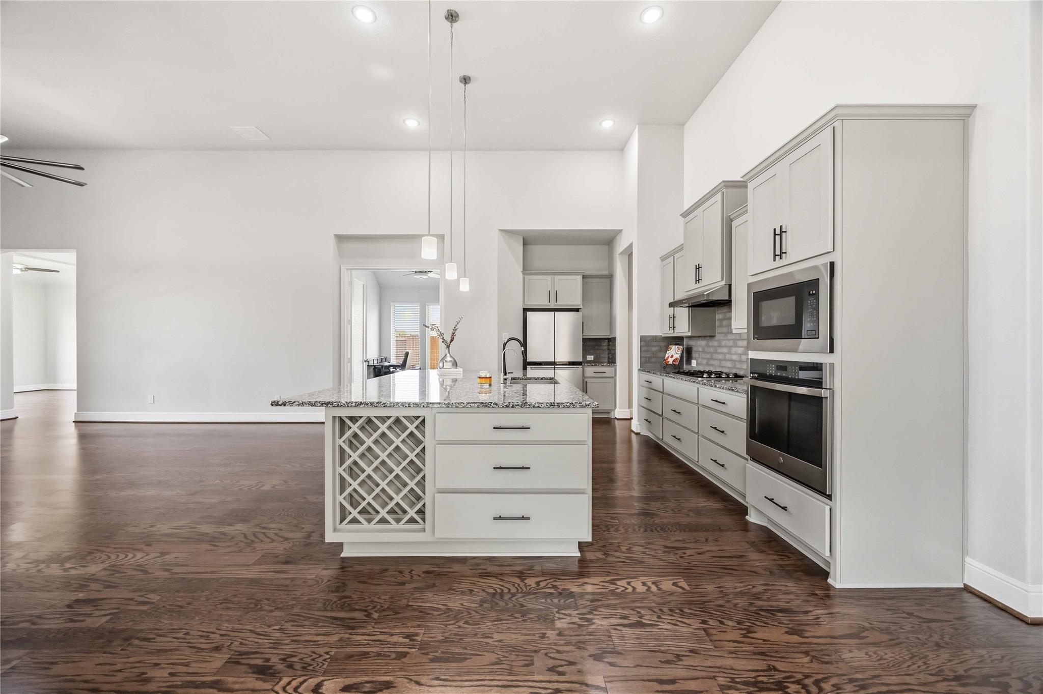 11823 Creekside Shore Circle