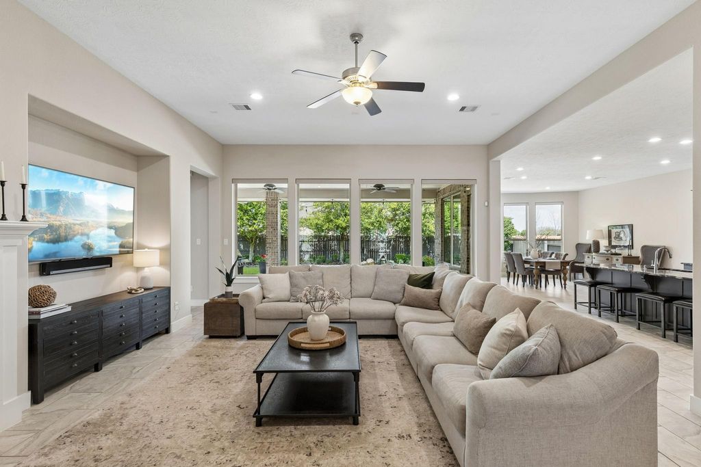 Photo of 6514 Woodleaf Lake Loop, Katy, TX 77493 (MLS # 48857645)