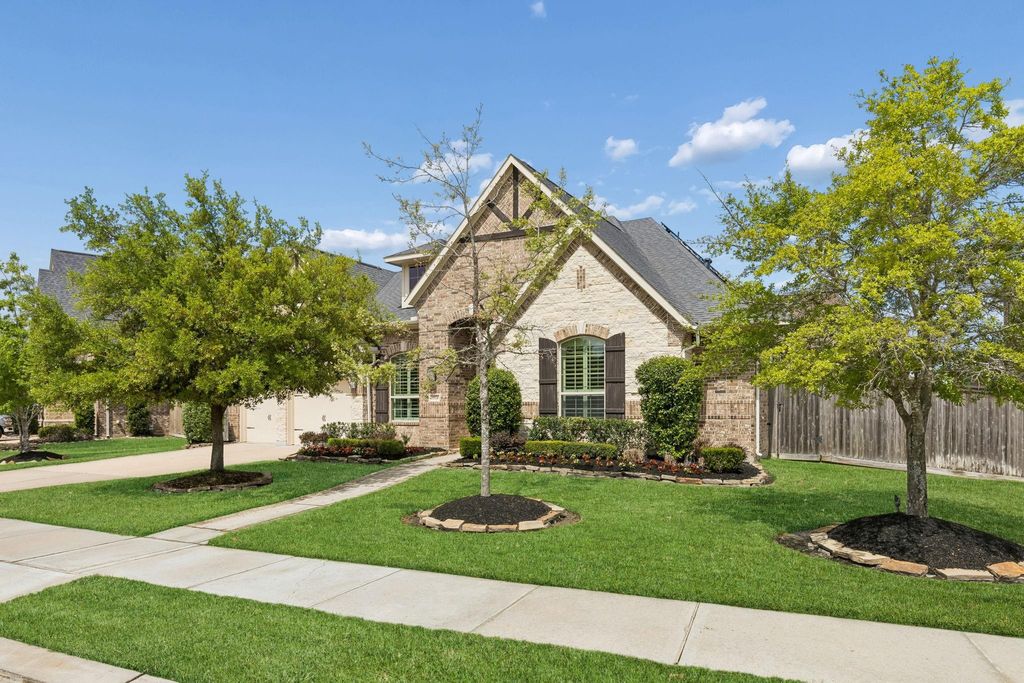 Photo of 6514 Woodleaf Lake Loop, Katy, TX 77493 (MLS # 48857645)