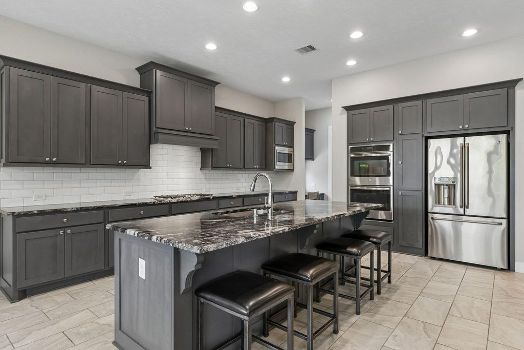 Photo of 6514 Woodleaf Lake Loop, Katy, TX 77493 (MLS # 48857645)