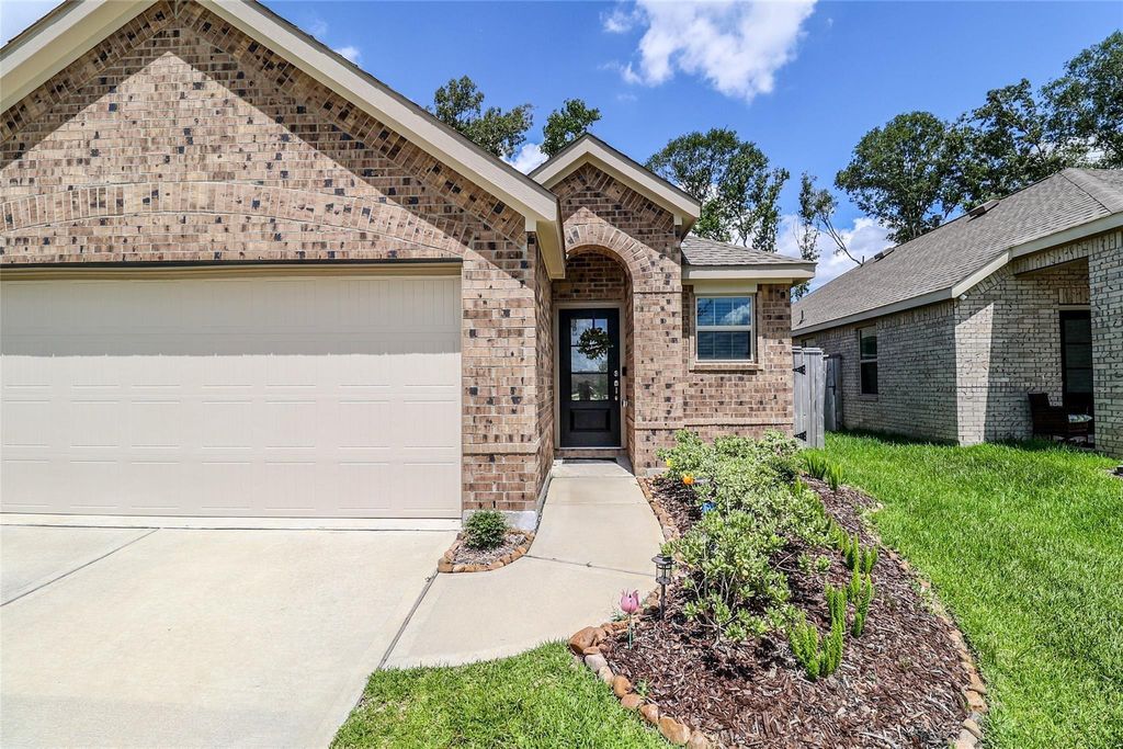 Photo of 19380 Villa Mesa Dr Dr, New Caney, TX 77357 (MLS # 86053504)