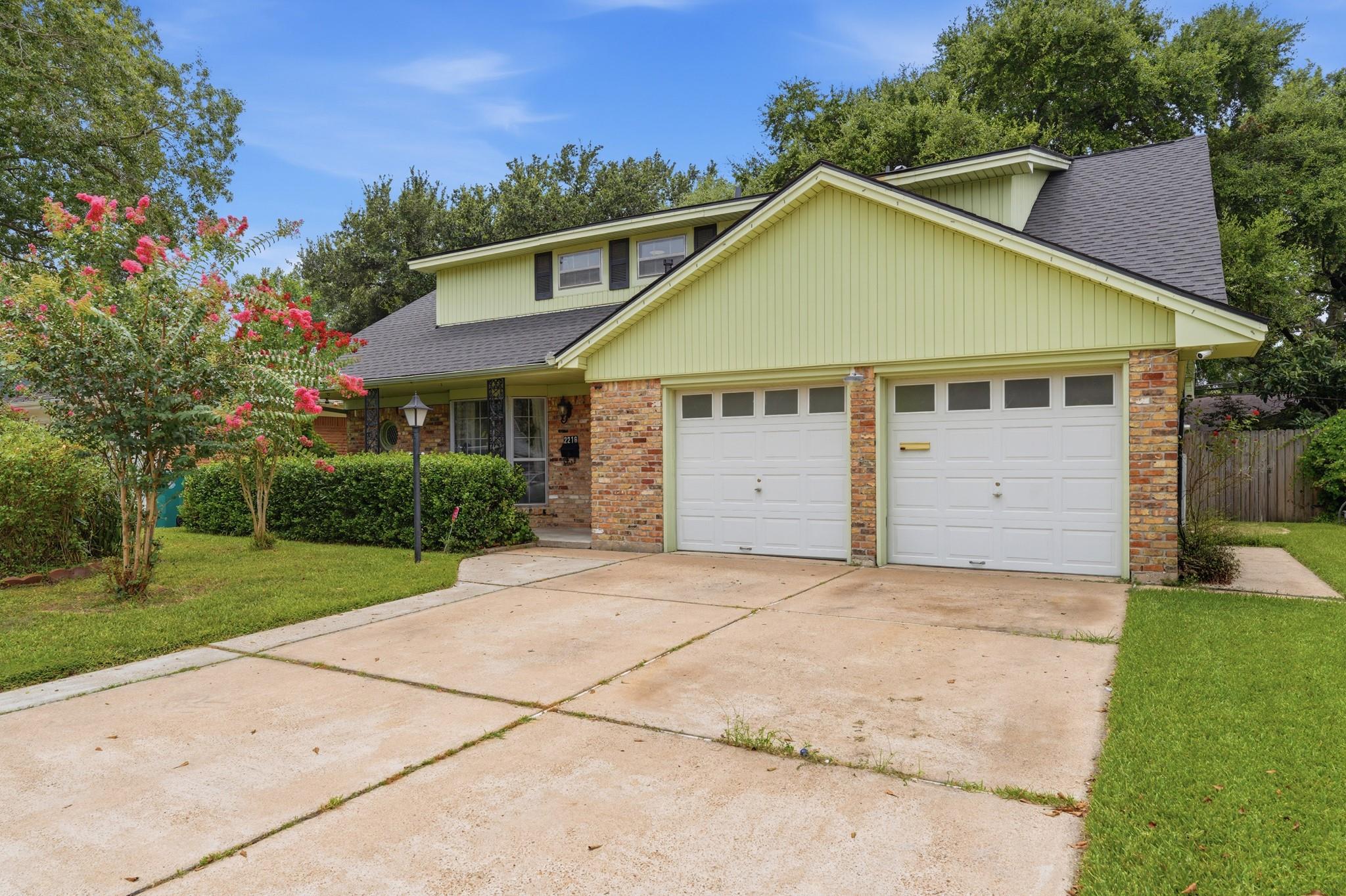2216 Peach Lane