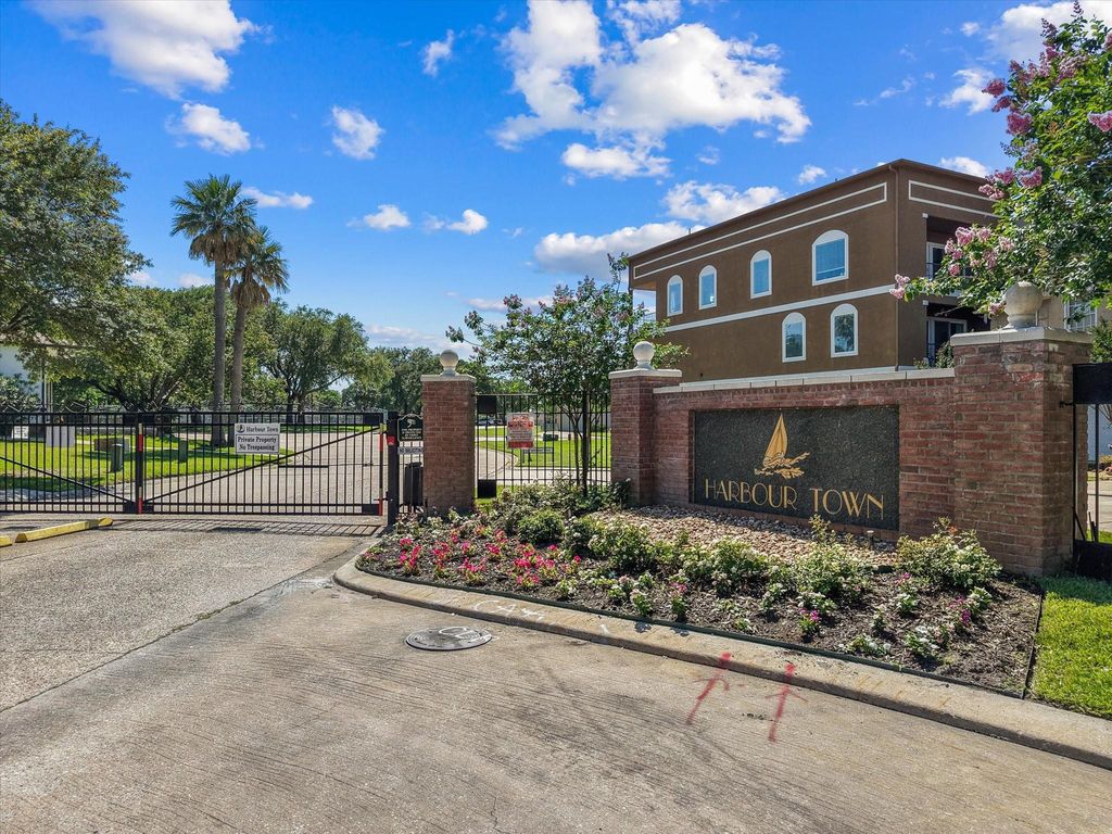 Photo of 1904 Clipper Court, Willis, TX 77318 (MLS # 76100630)