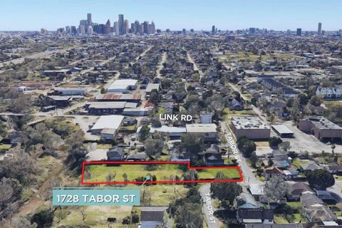 1728 Tabor Street Houston TX 77009