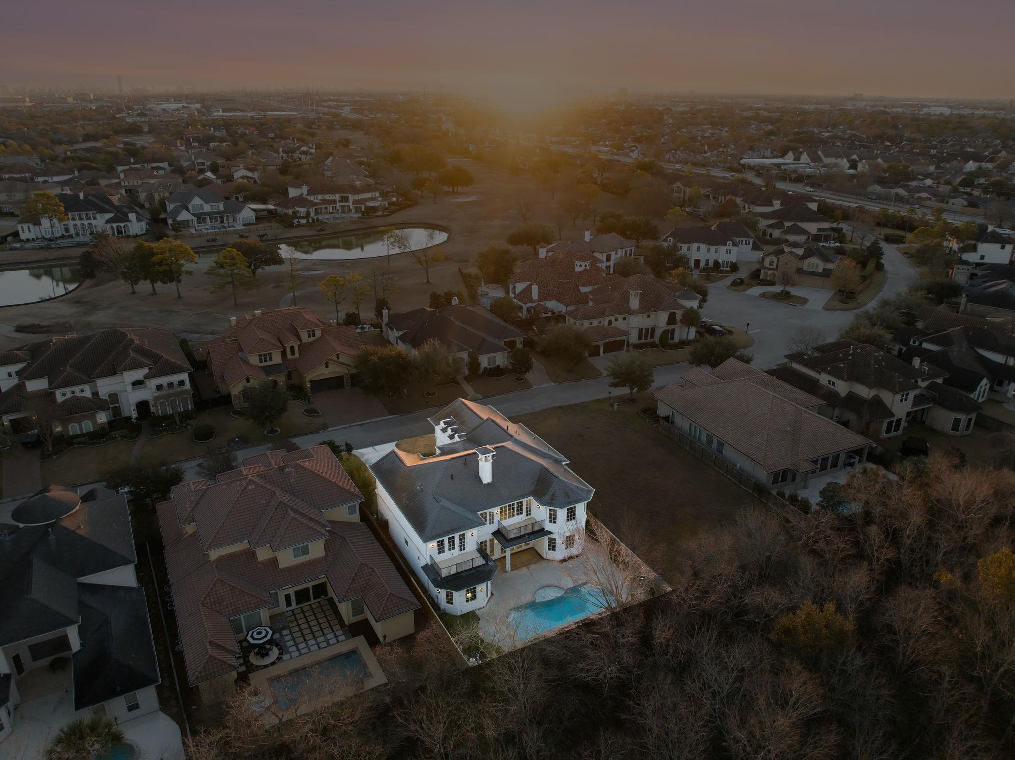 3802 Louvre Lane