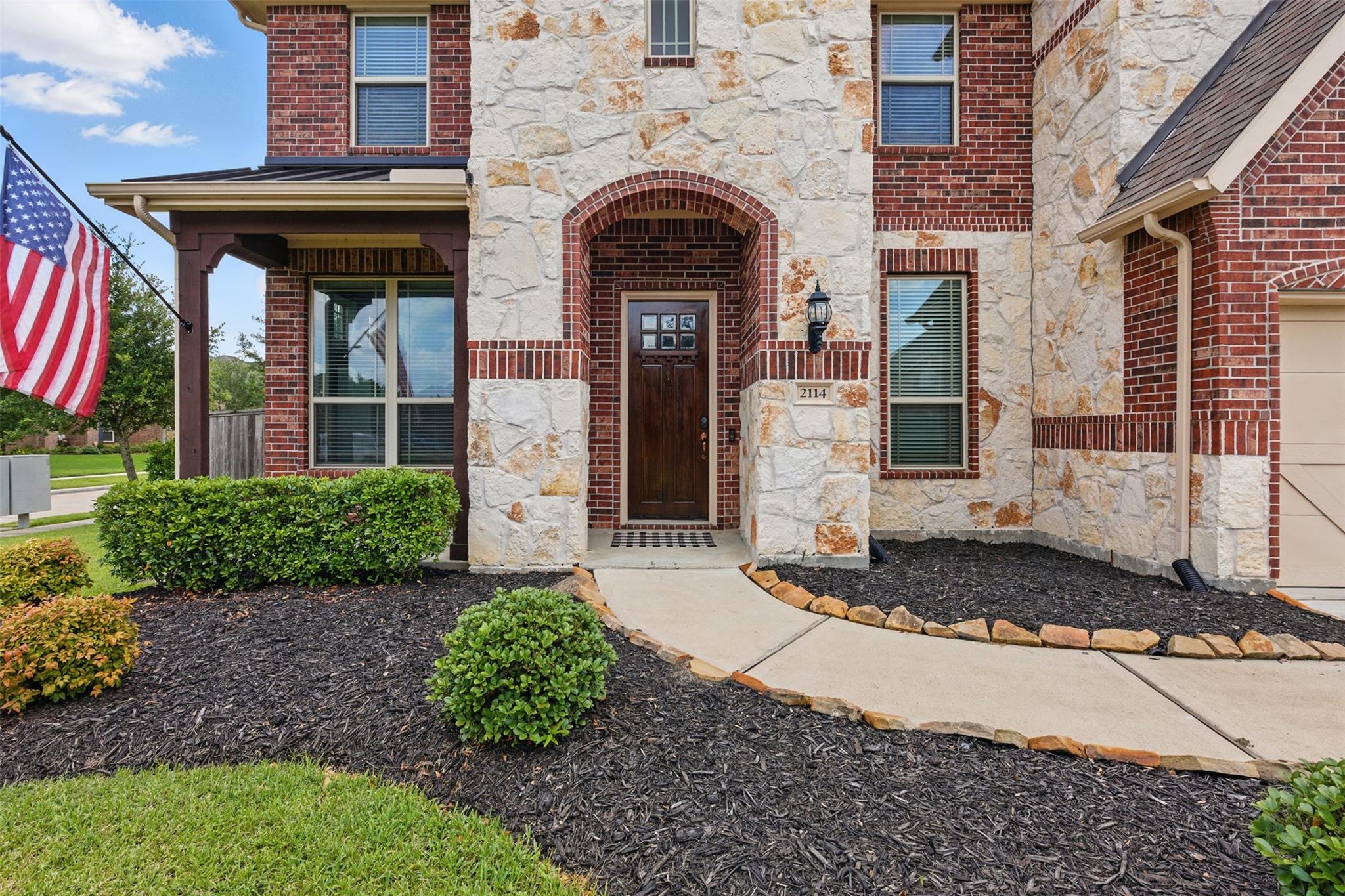2114 Holly Manor Court