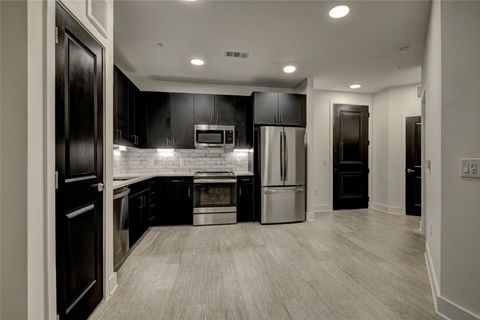 Photo of 6400 Washington Avenue #417, Houston, TX 77007 (MLS # 27784533)