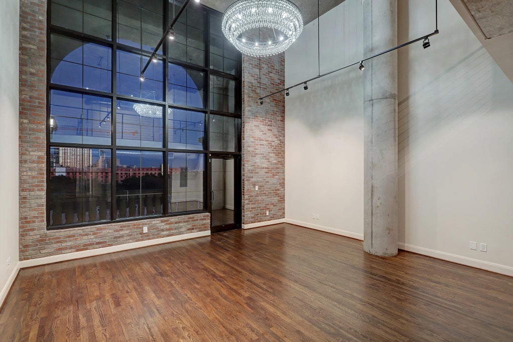Photo of 1005 S Shepherd Drive #803, Houston, TX 77019 (MLS # 33949858)