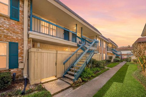 Photo of 855 Augusta Drive Dr #54, Houston, TX 77057 (MLS # 36743485)