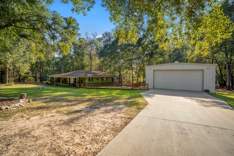 Photo of 2001 Northshore Drive, Conroe, TX 77304 (MLS # 65082310)