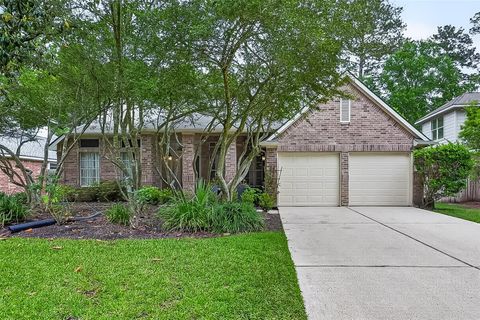 Homes For Sale - 46 E Hobbit Glen Drive<br/> Conroe, TX 77384