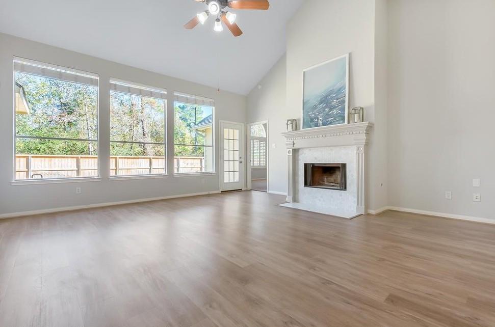 46 E Hobbit Glen Drive