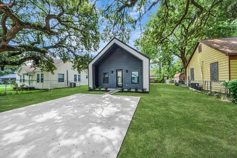 605 E Murrill Ave Baytown TX 77520