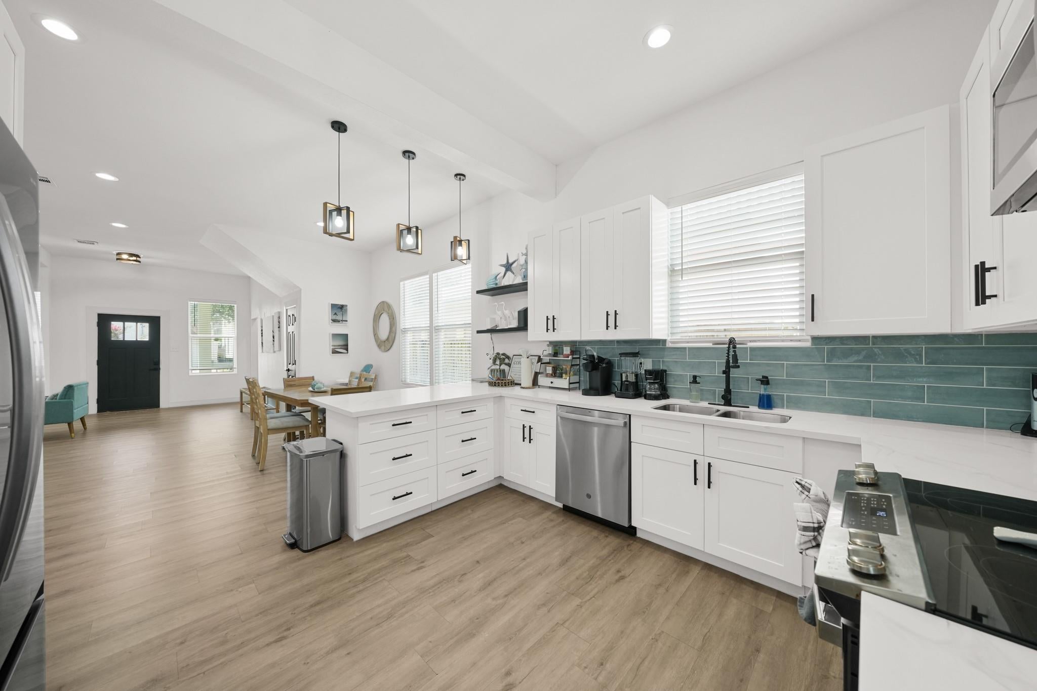3124 Bernardo De Galvez Avenue