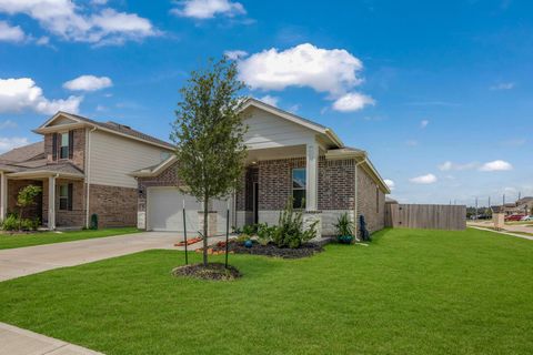 Photo of 8439 Moonlight Bay Circle, Baytown, TX 77523 (MLS # 71540950)