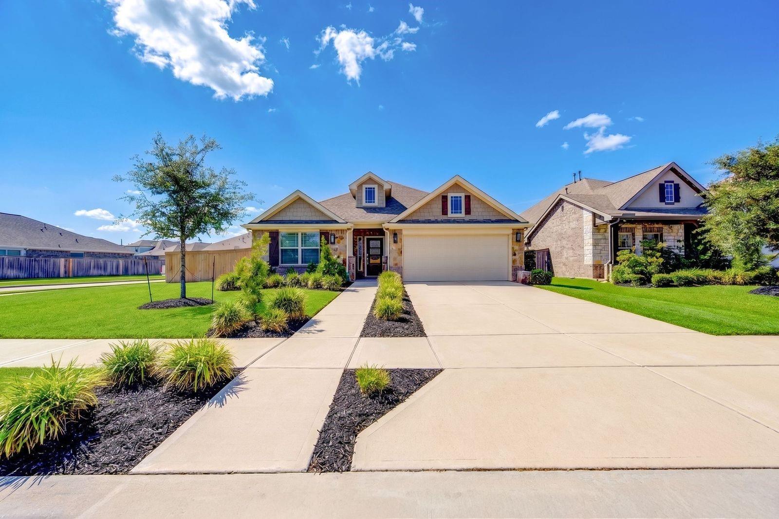 8803 Oak Springs Drive