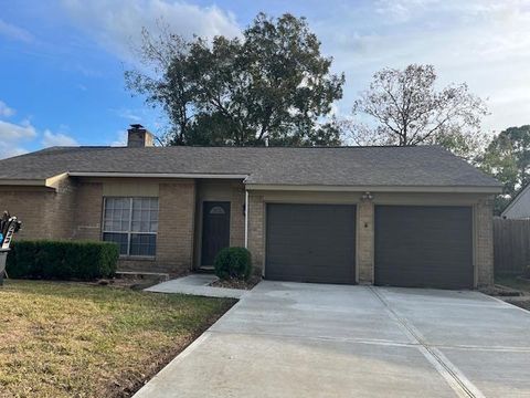 Photo of 15814 Havenhurst Drive, Houston, TX 77059 (MLS # 58770830)