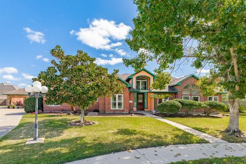 Photo of 55 Mandevilla Court, Lake Jackson, TX 77566 (MLS # 94794587)