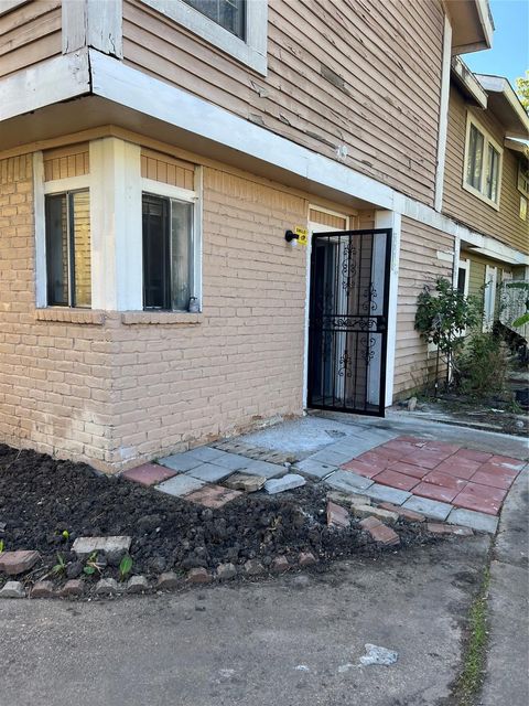 Photo of 8405 Wilcrest Drive #1110, Houston, TX 77072 (MLS # 94904177)