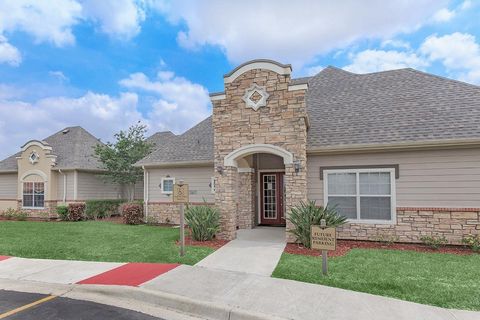 Photo of 900 N 26th St St #128, McAllen, TX 78501 (MLS # 95741253)