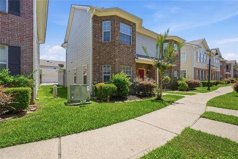 Photo of 2031 Kemah Village Drive, Kemah, TX 77565 (MLS # 42281058)