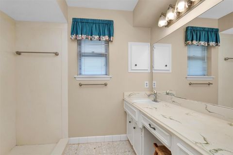 Tiny photo for 5914 Pine Arbor Drive, Houston, TX 77066 (MLS # 19446944)