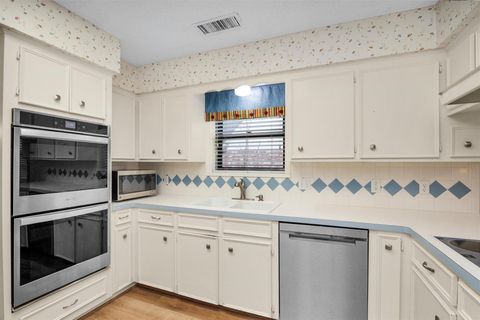 Tiny photo for 5914 Pine Arbor Drive, Houston, TX 77066 (MLS # 19446944)