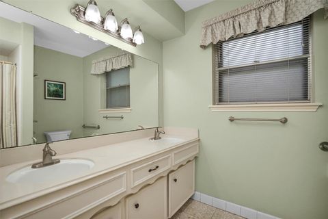 Tiny photo for 5914 Pine Arbor Drive, Houston, TX 77066 (MLS # 19446944)