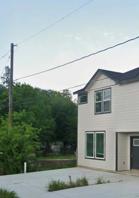 Multifamily For Rent - 4106 A White Street<br/> Bacliff, TX 77518