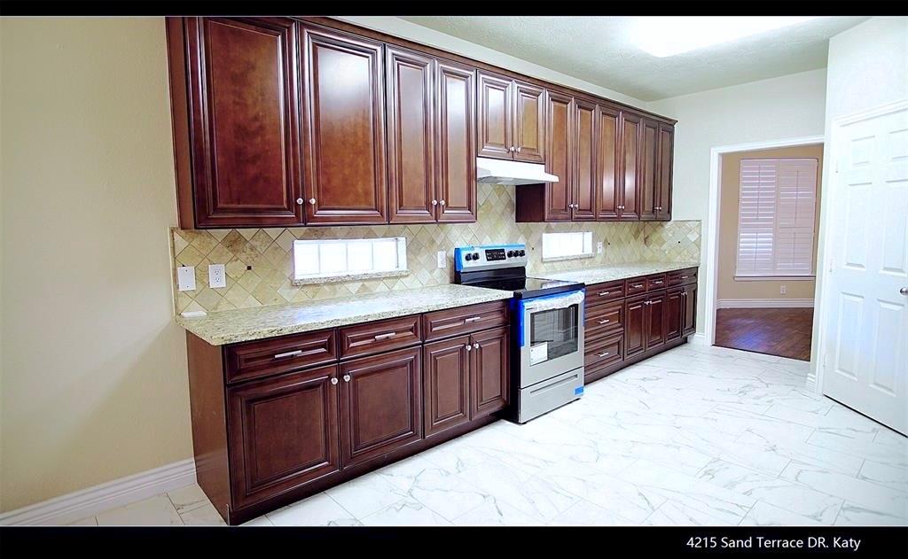 4215 Sand Terrace