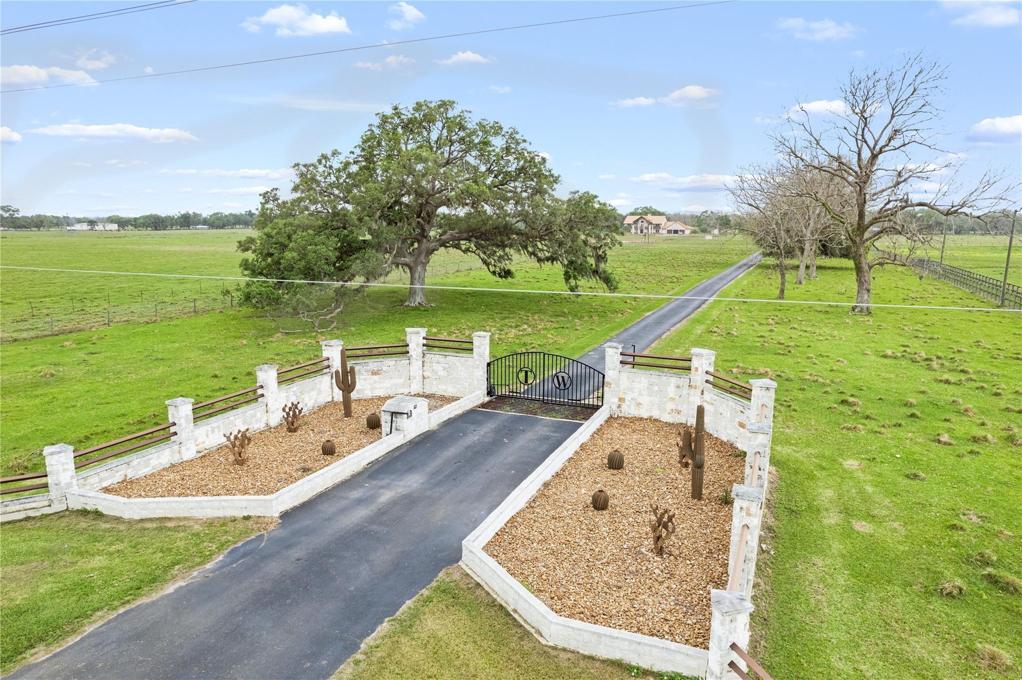 9474 Farm To Market 524 E